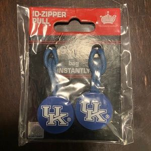 NWT University of Kentucky Zipper Pulls